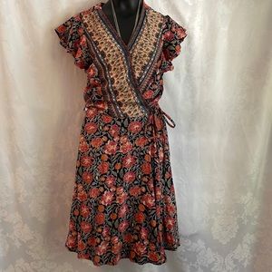 Angie wrap dress full skirt adj button hole frill on short sleeve Sz L